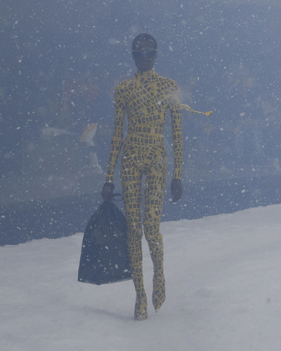 220308-BALENCIAGA WINTER 22 LOOK 27_AWAR.jpg