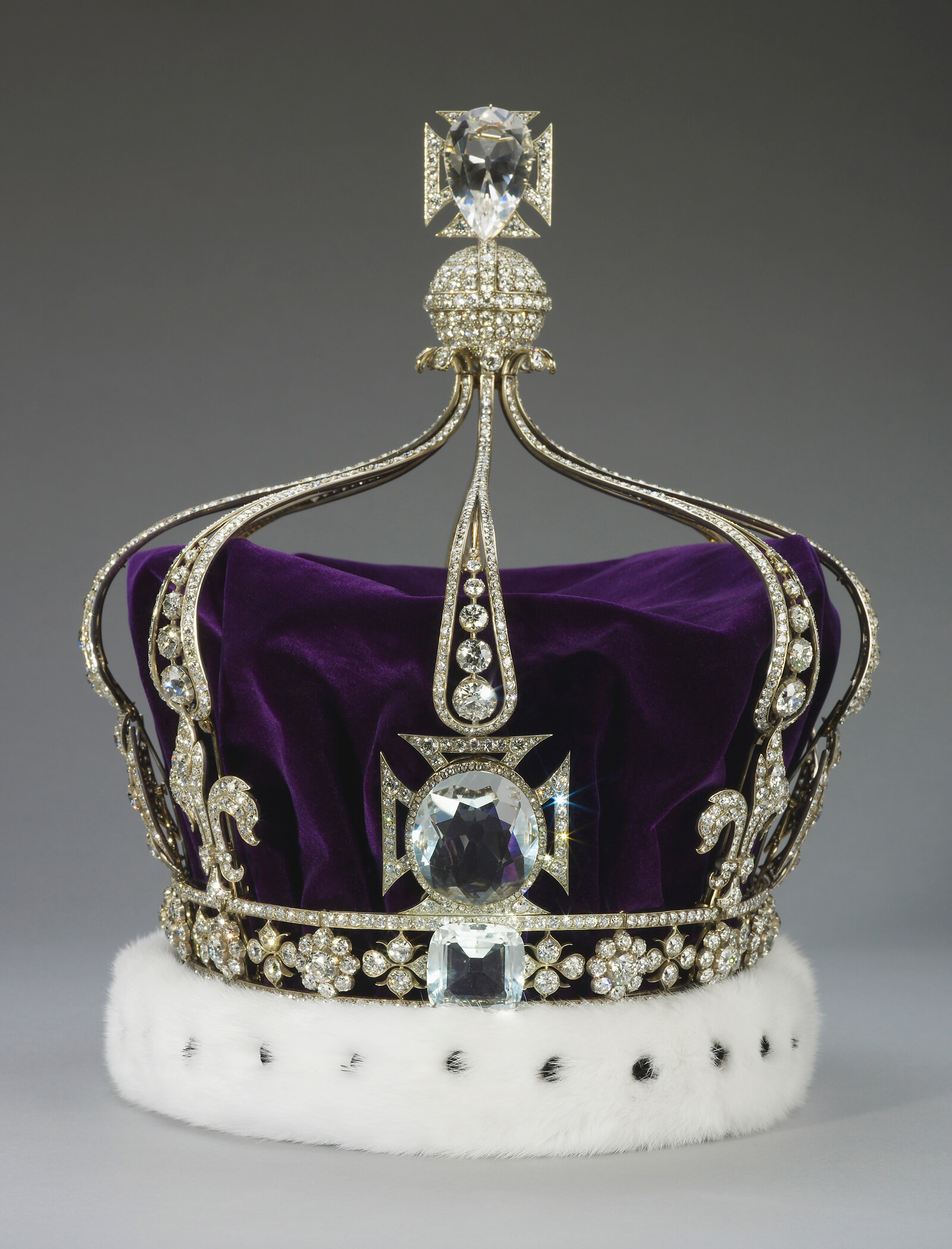 230426-31704-Queen-Mary's-Crown.jpg