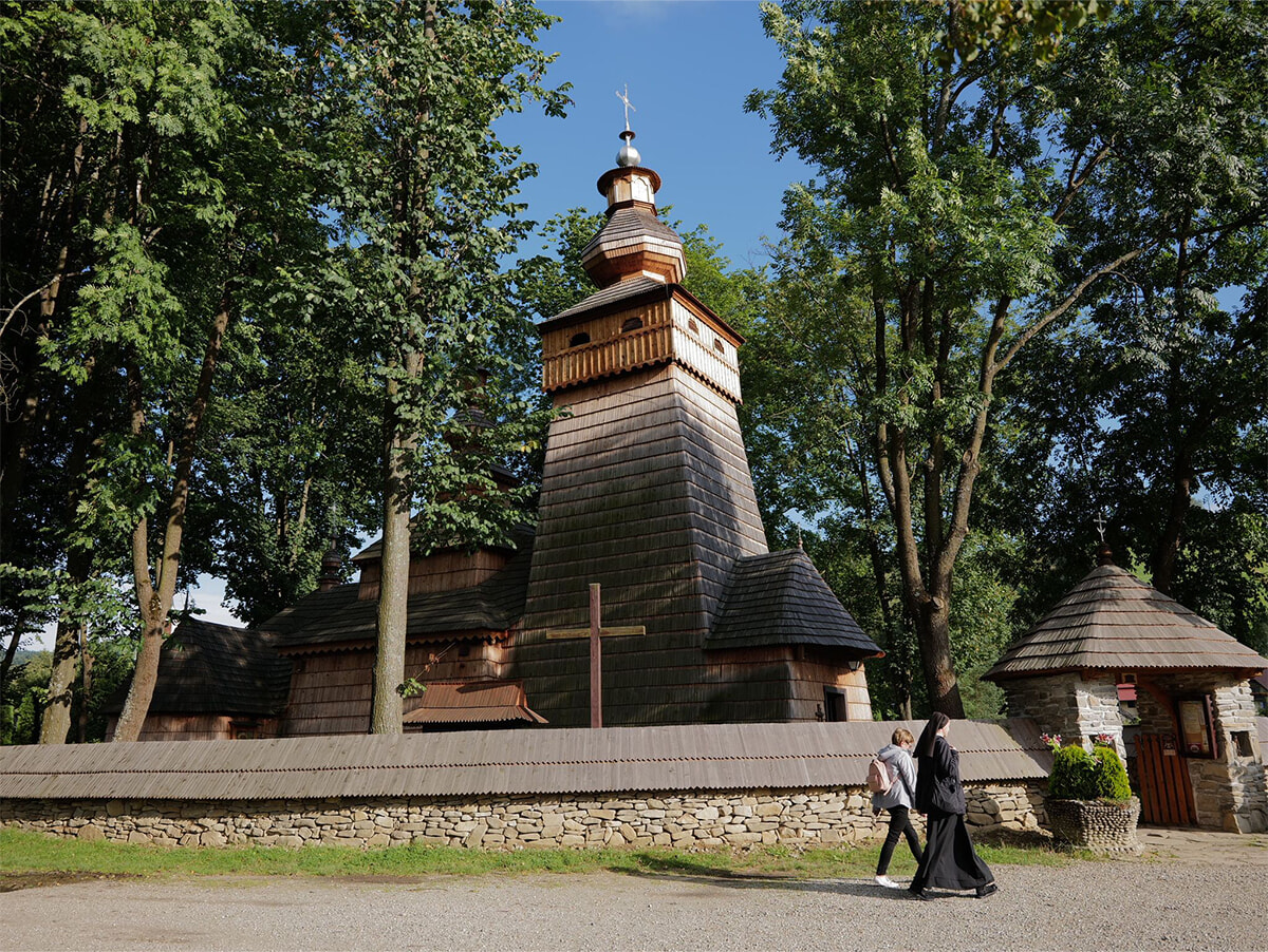 230925-wooden-church-09.jpg