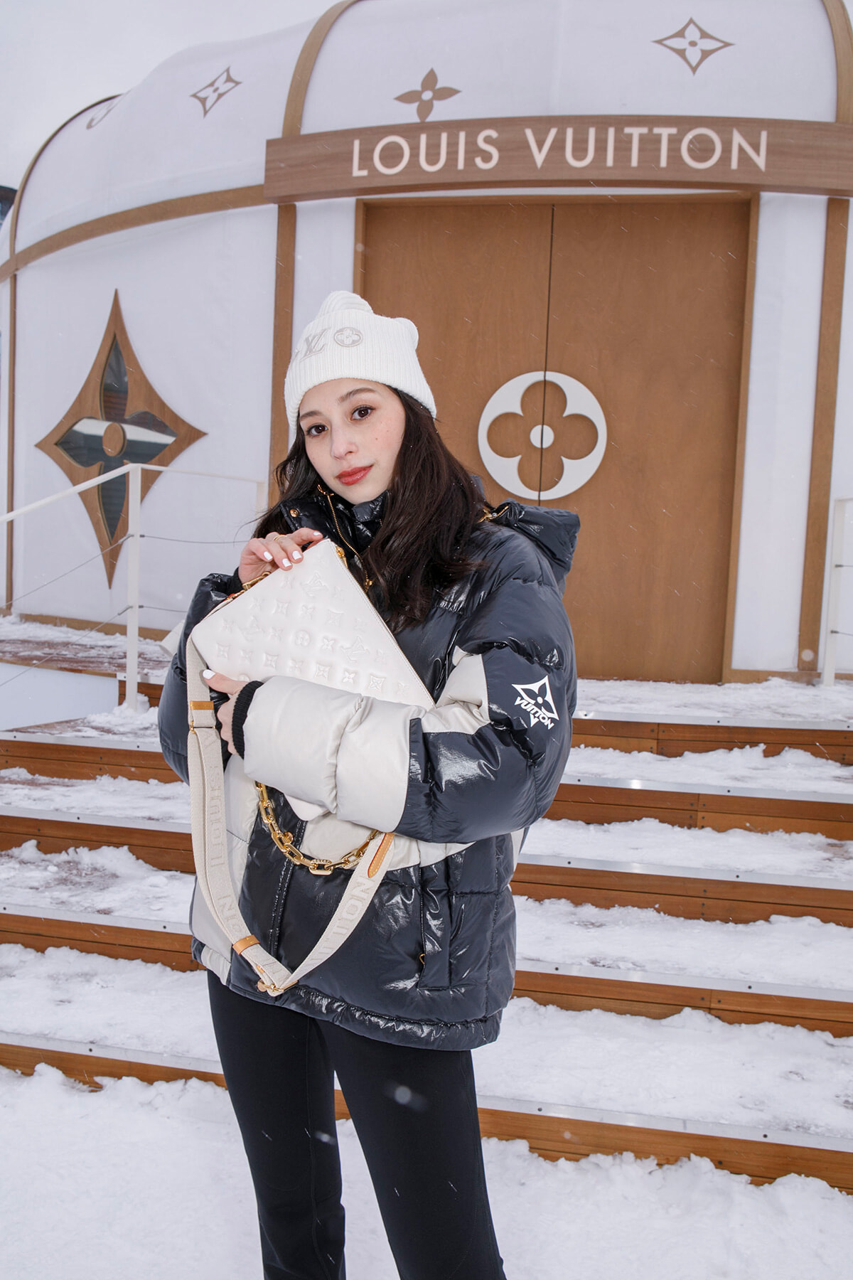 231218_louisvuitton-niseko_003_(C)LOUIS-VUITTON_Miki-Takahira.jpg