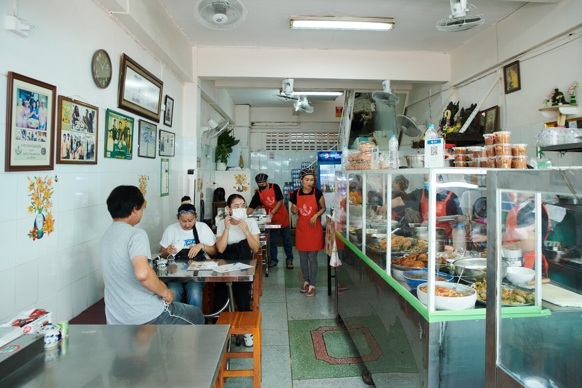 240612_bangkok_Krua-Aroy-Aroy_shop.jpg