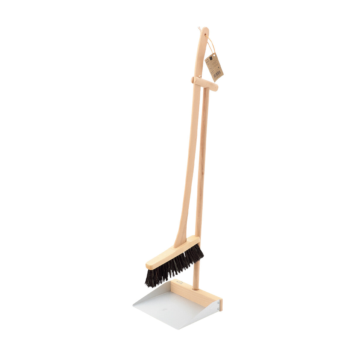 240917_everyday-luxuries_cleaning_broomanddustpan.jpg