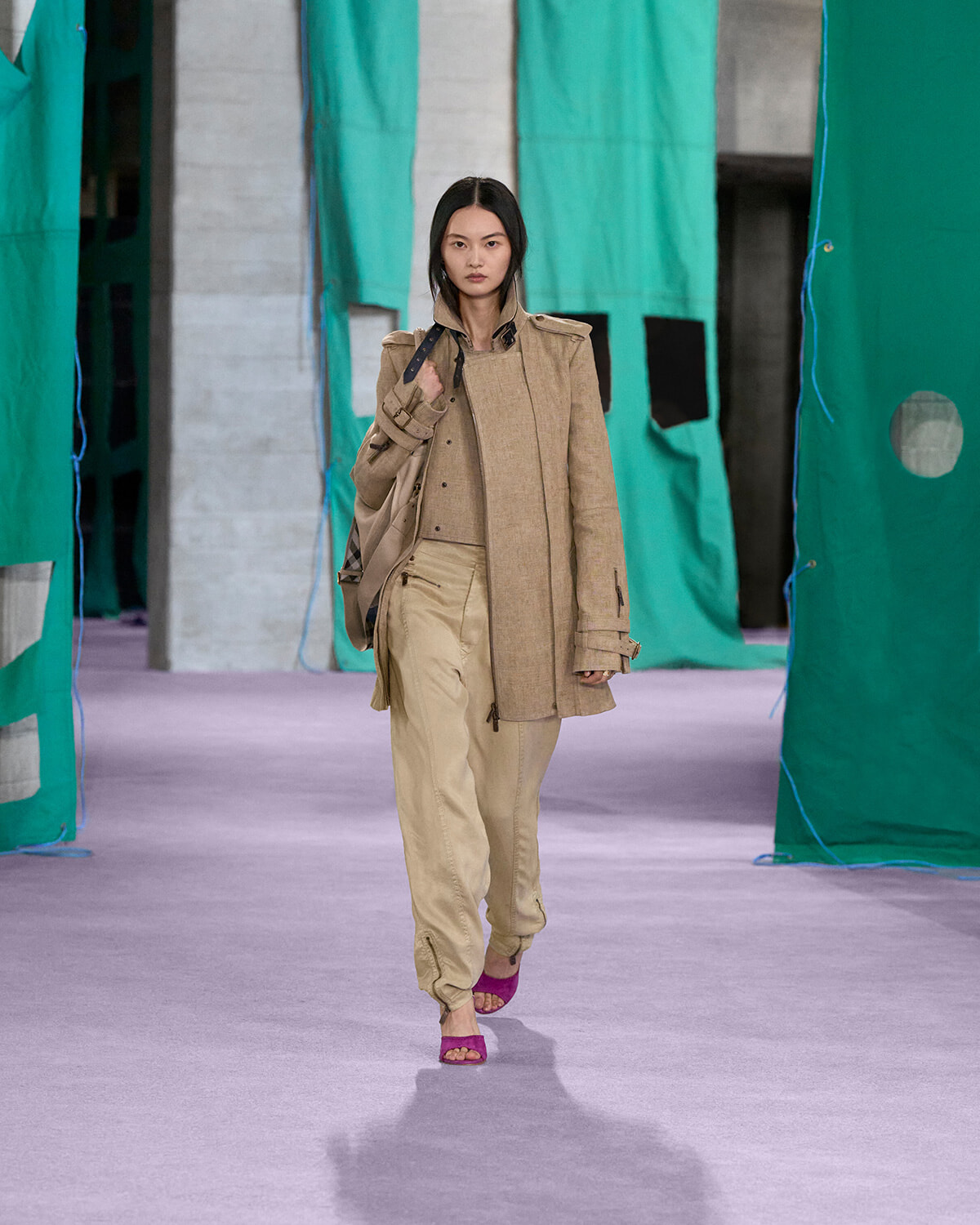 240919_Burberry-Summer-Show-2025---Look-30.jpg