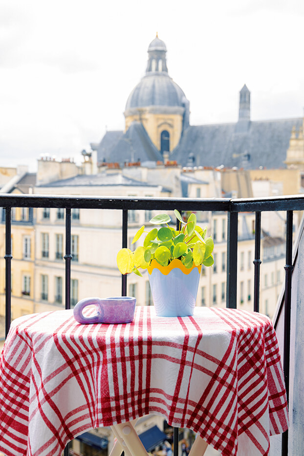 240927_artistinparis_sofia moser leitao_balcony.jpg