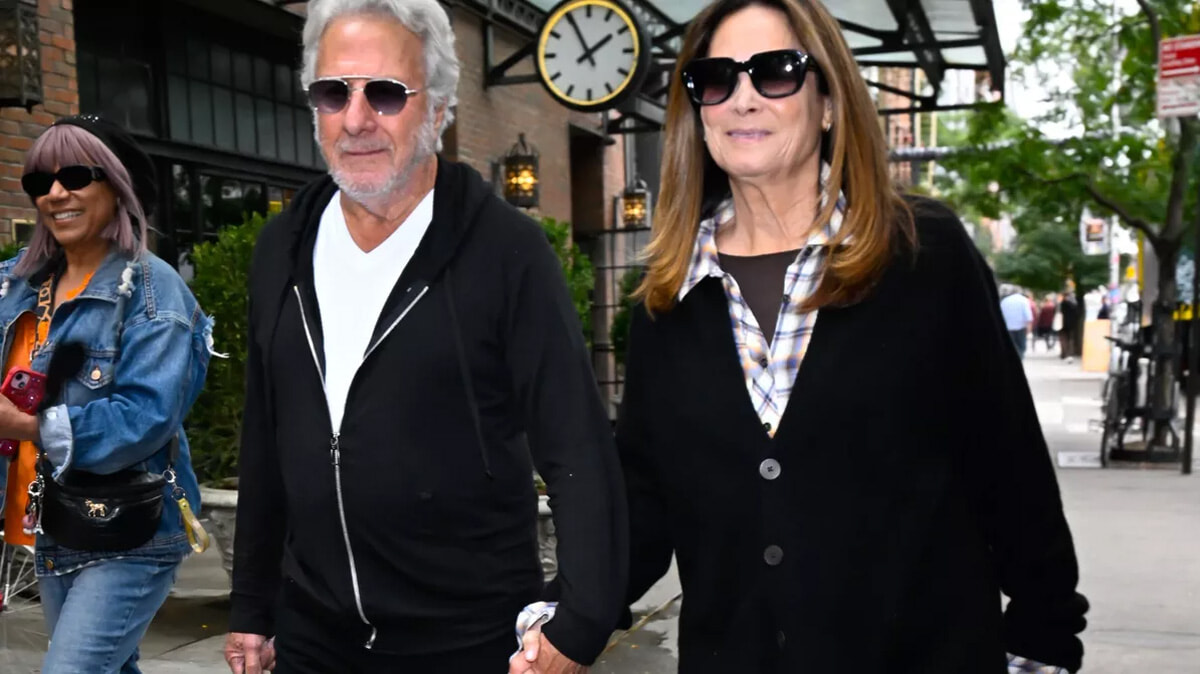 241002_Dustin Hoffman_dating_wife_Lisa_main.jpg