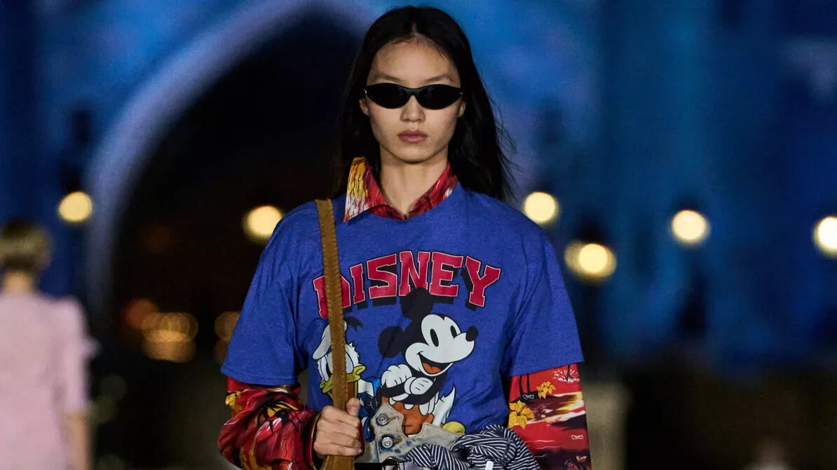 241010-tee-shirt-mickey-coperni-01.jpg