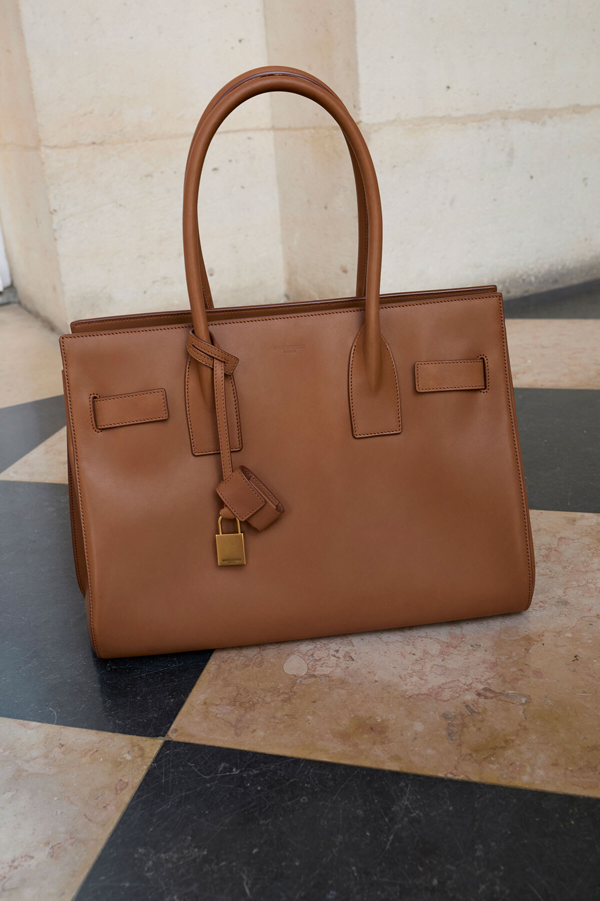 クロエ・セヴィニーが魅せる、サンローラン 2024年秋の新