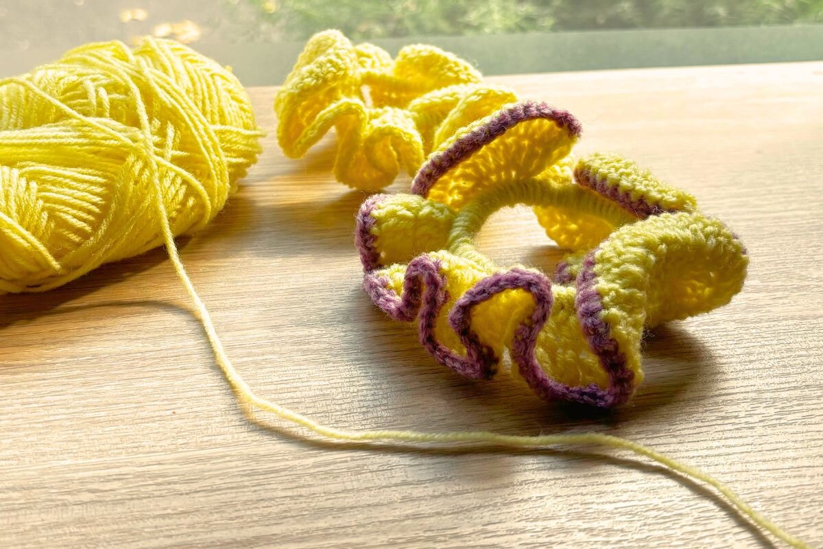 冬の週末、何を編む？ 初心者でも形にしやすい「ニット小物」