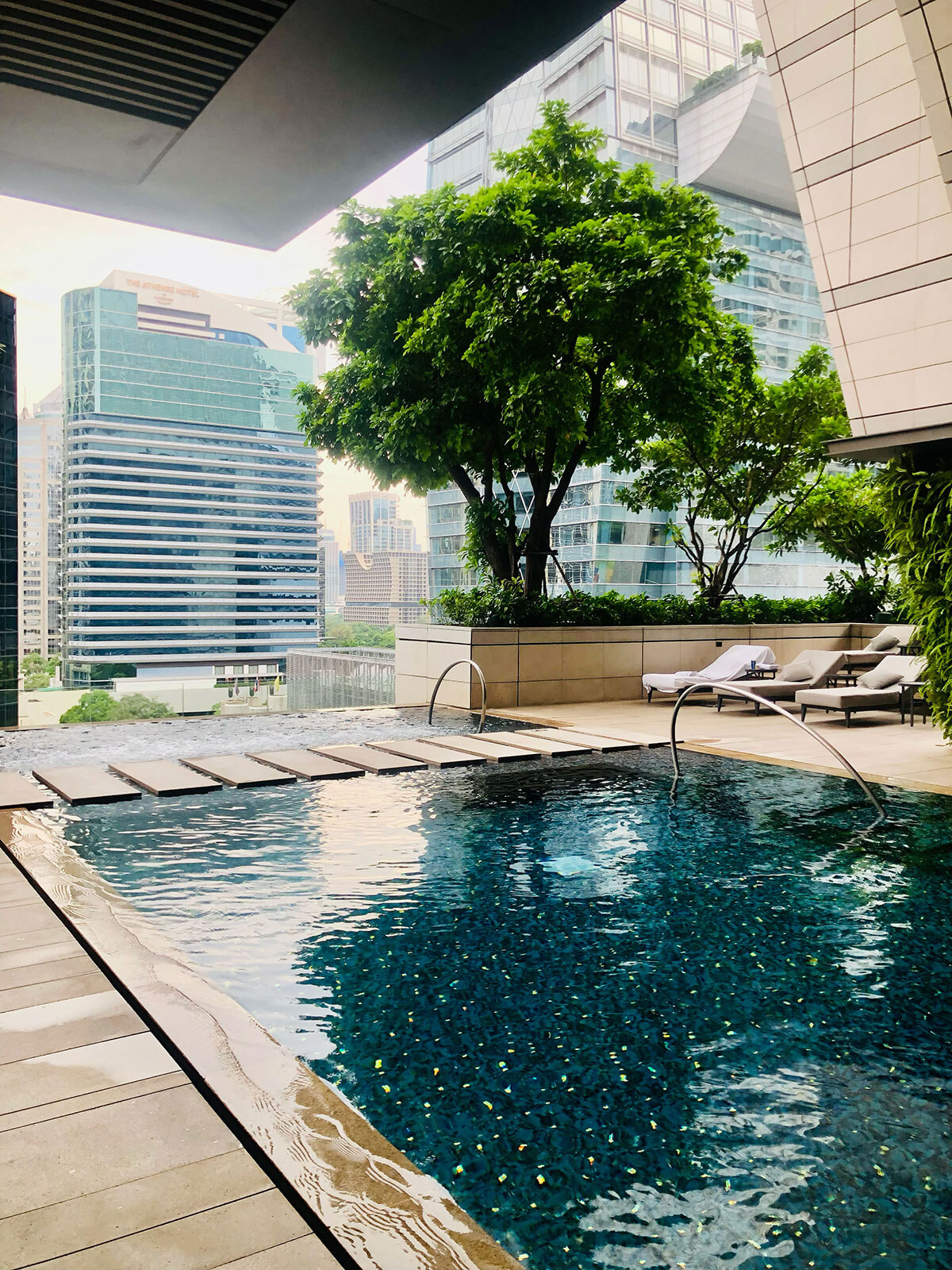 250107-rosewoodhotels-Bangkok-pool.jpg