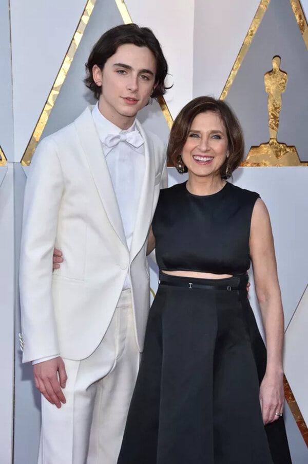 250423-timothee-chalamet-02.jpg