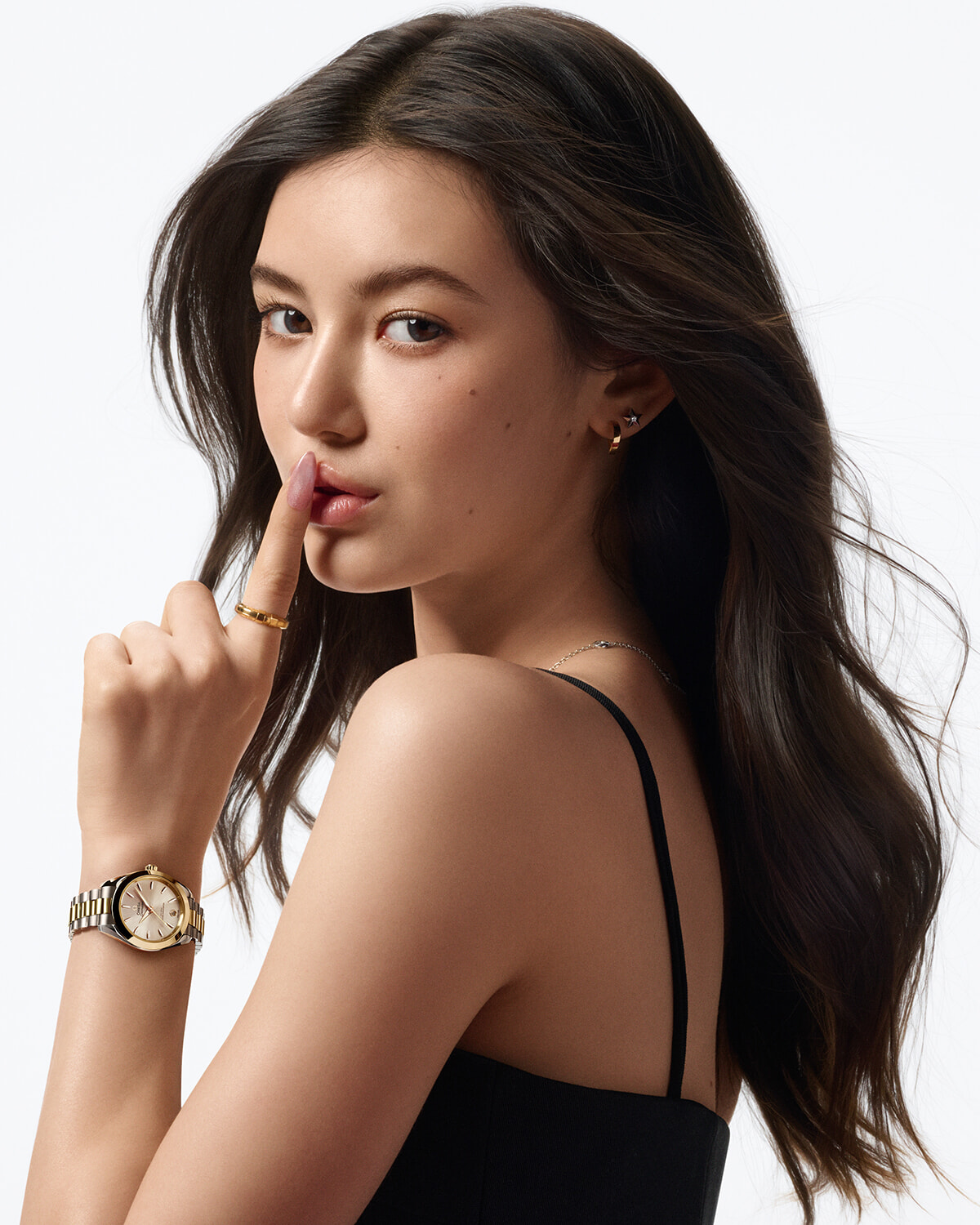 250519omega_DanielleMarch-Sh_RVB_4x5.jpg