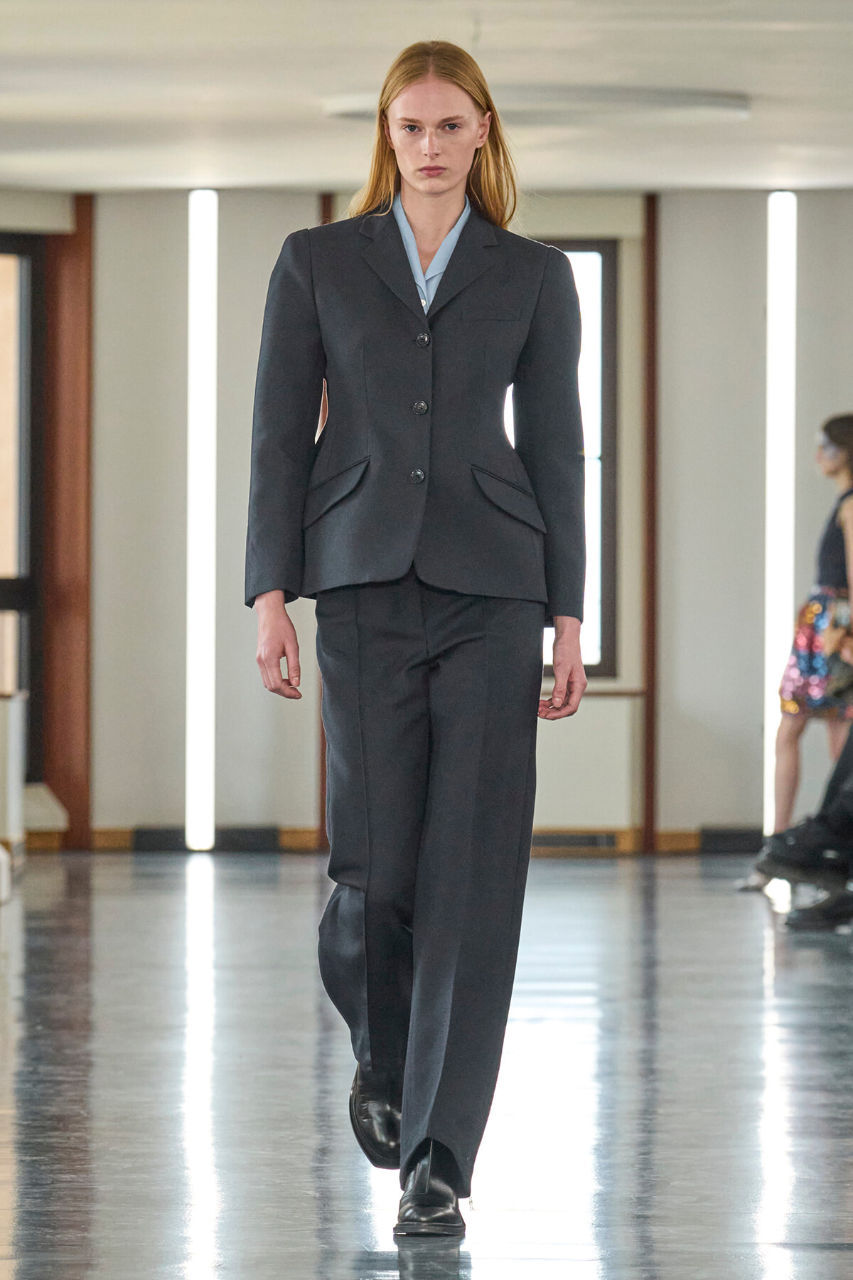 250521-working-girl-12.jpg
