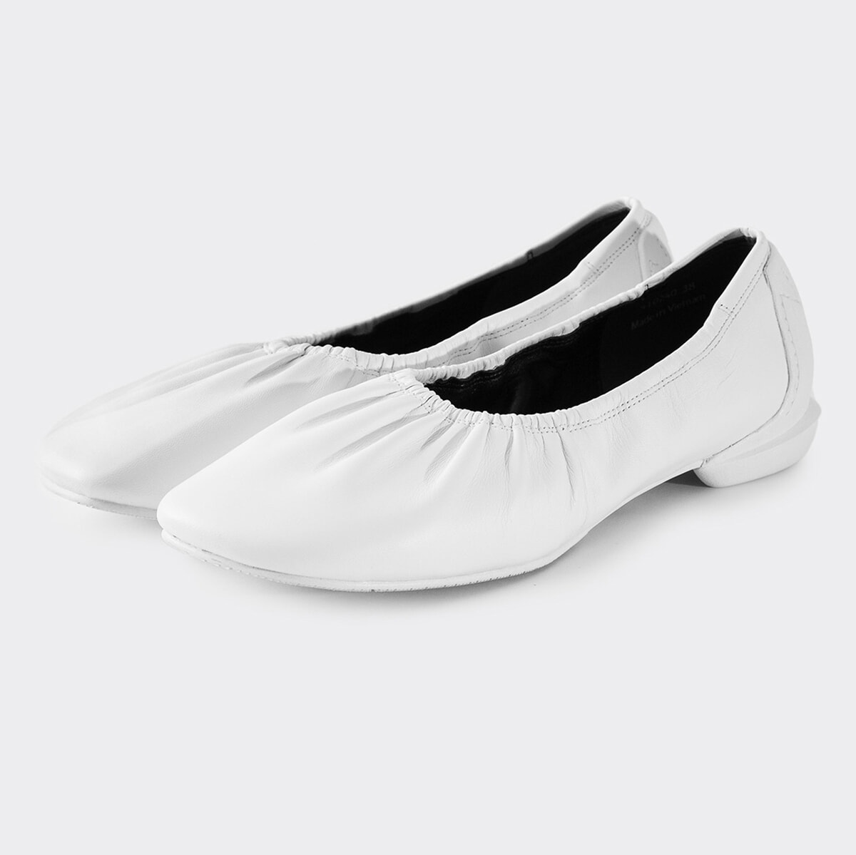 250605-rainshoes-05.jpg
