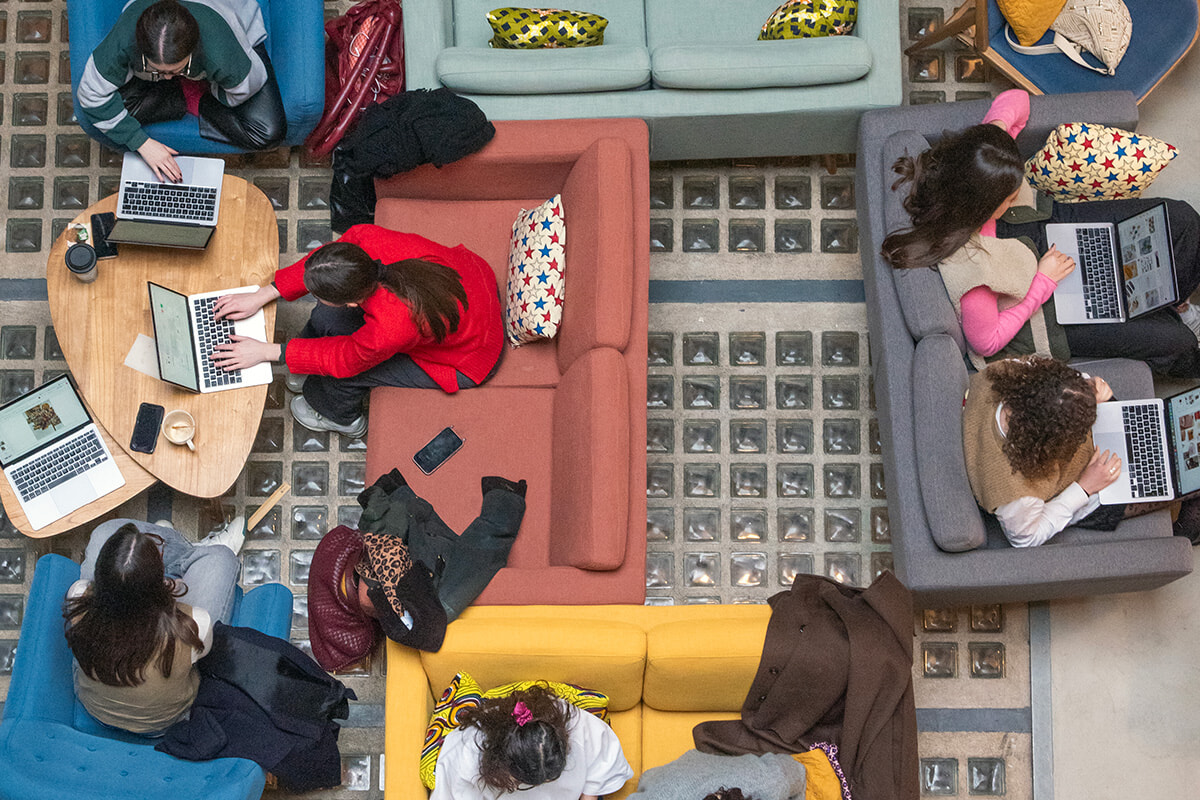 まるで家みたい！ 暮らすように働く「マイ・リトル・パリ」のオフィスへ。