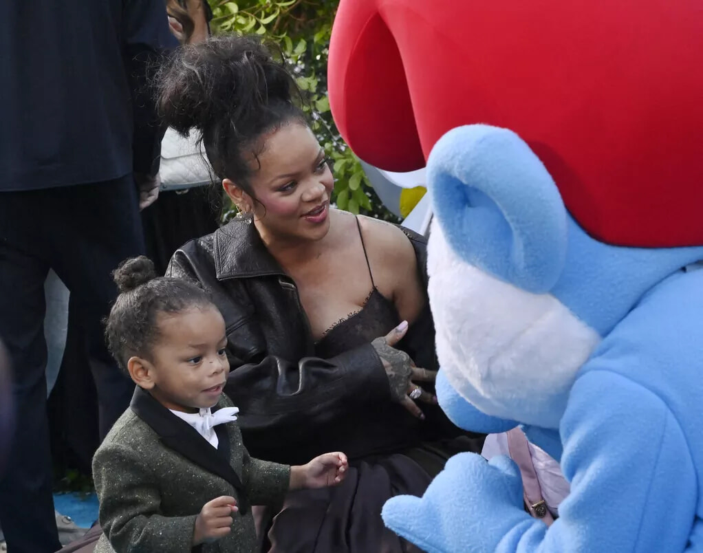 250715-rihanna-05.jpg