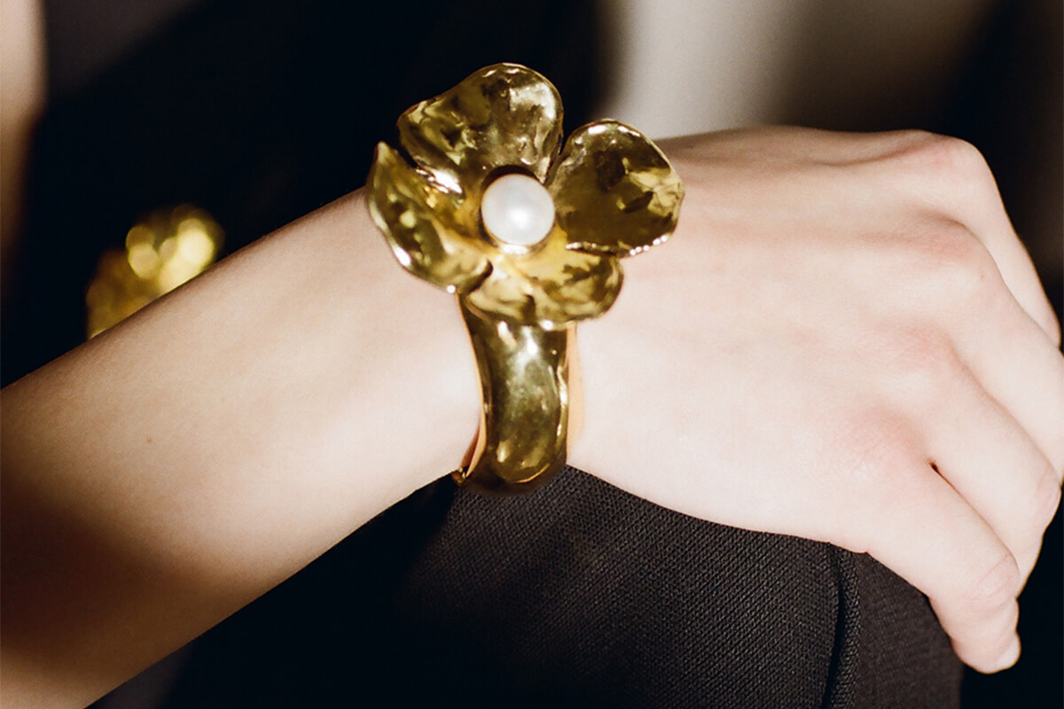 ゴッサンスの新作、ルネサンス調ジュエリーのファンタジーを纏う。