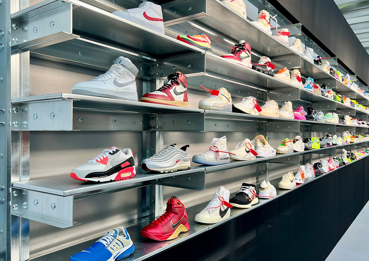 251001-virgilabloh-01.jpg