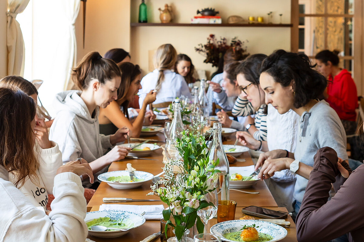 パリジェンヌのアフターファイブに学ぶ、仕事と余白の作り方。