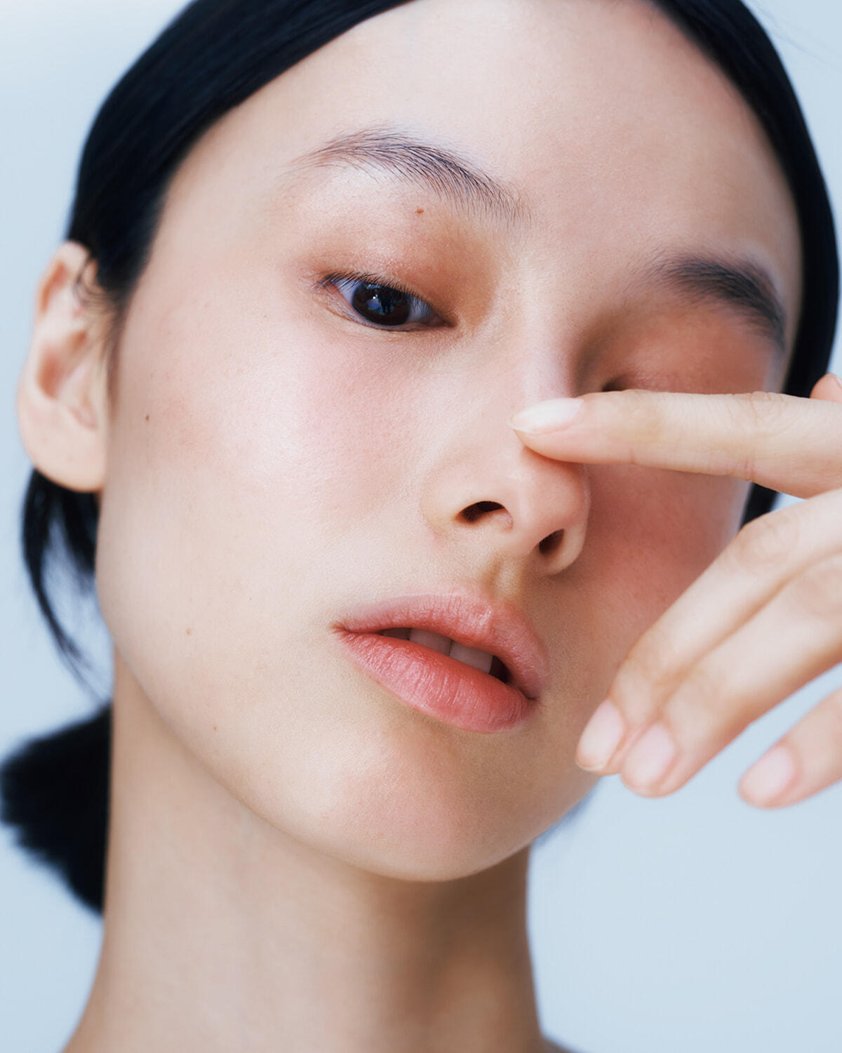 Step 4. ほんのり自然な発光ツヤ肌を手に入れるには？