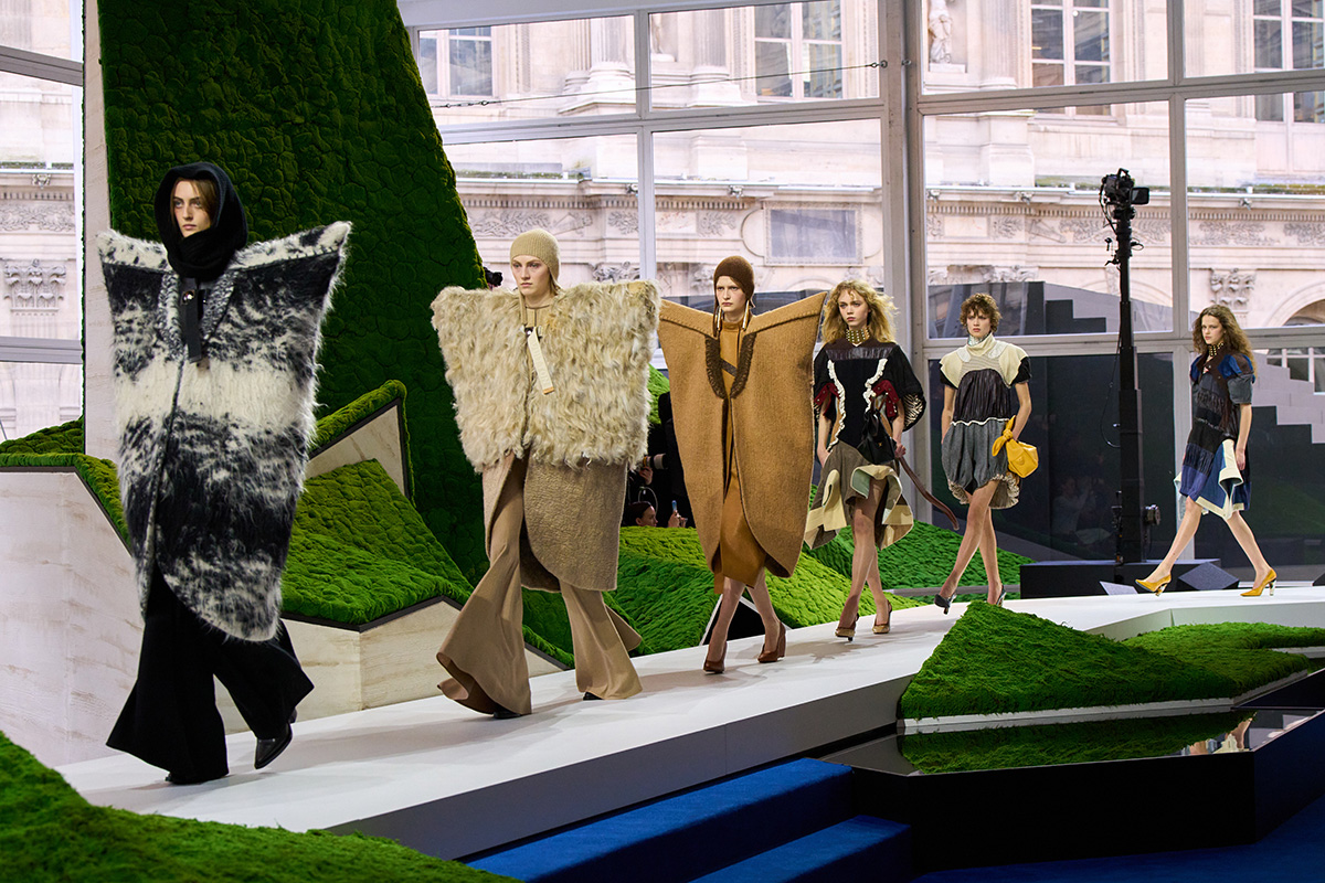 自然とフォークロアにインスパイアされた、ルイ・ヴィトン 2026秋冬ウィメンズ・コレクション。