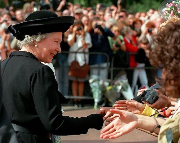 BeingTheQueen_009_Copyright (c) 1997 Rex Features. .jpg