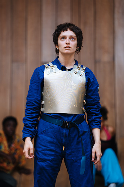 4.-Isobel-Thom-as-Joan-in-I,-Joan-(Shakespeare's-Globe)---c.-Helen-Murray.jpg