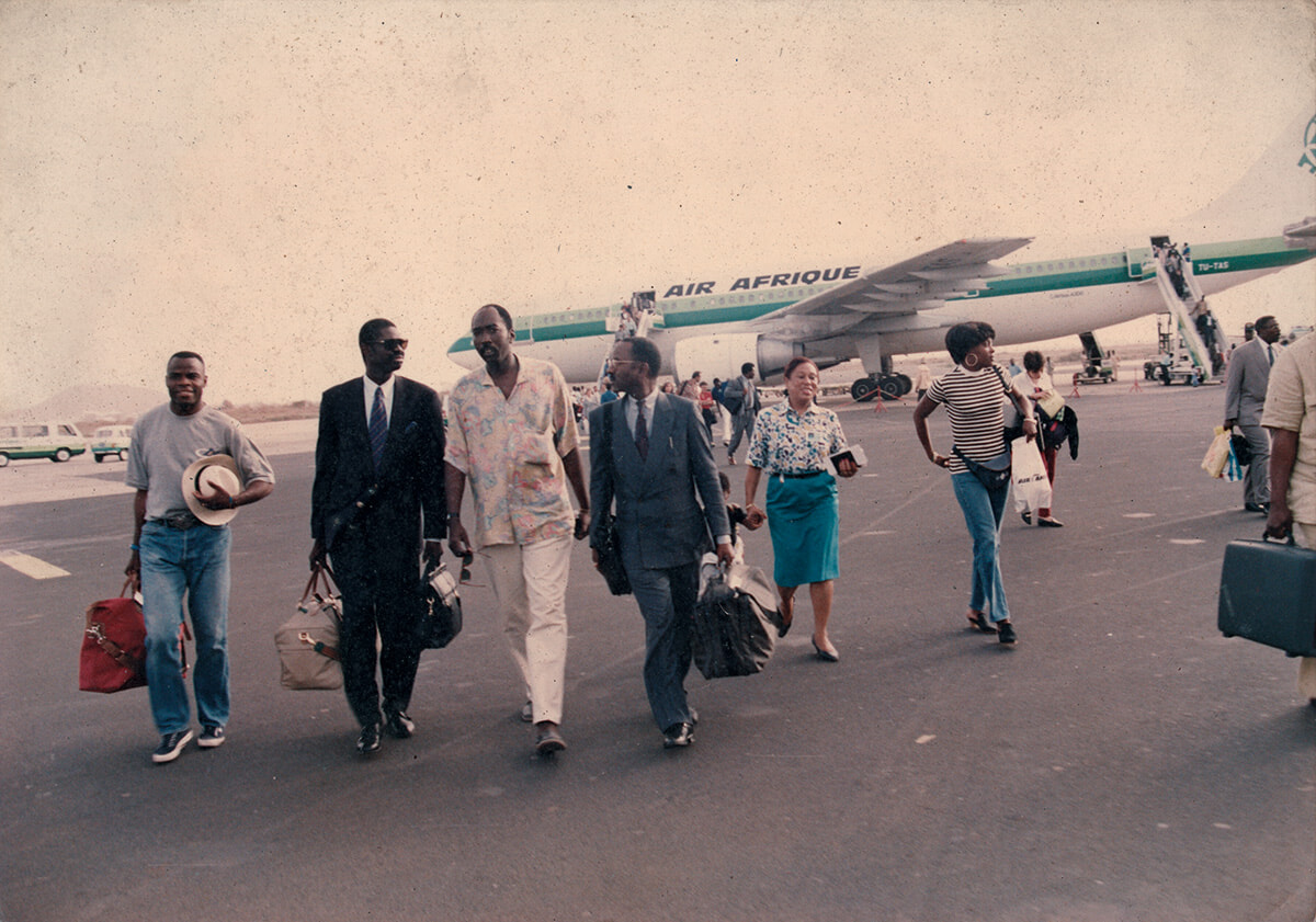 230626_Basile-Boli,-Pape-Diouf-and-Mody-Diop,-at-their-arrival-in-Dakar-following-Marseille's-Champions-League-win.-1993.jpg