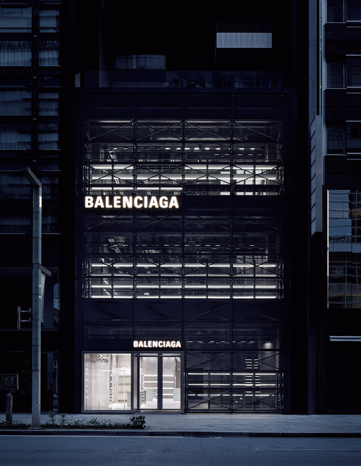 Balenciaga_ginza-01-240520.jpg