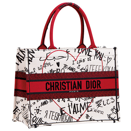 ディオールで伝える「愛してる」のメッセージ。｜Fashion