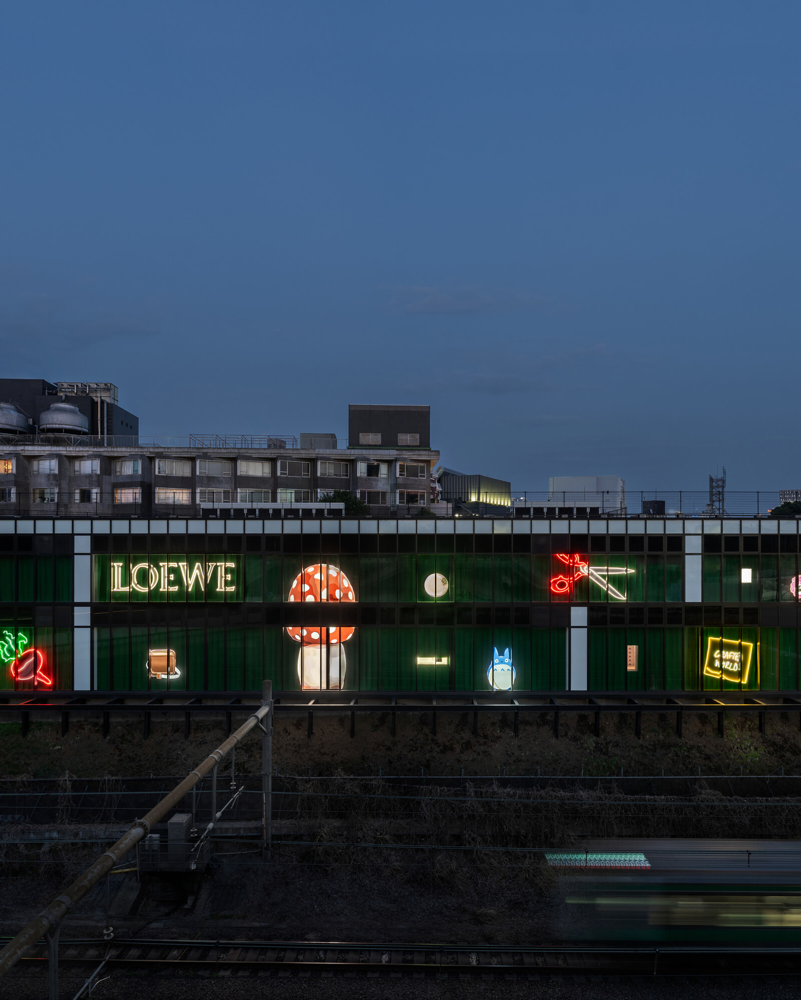 LOEWE_TOKYO_EXHIBITION_SPACE_CAPTURE_RGB_CROPPED_4X5_15.jpg