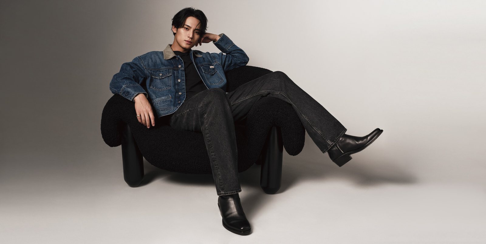 SP25_MINGYU_CKJ_90S_BLKFG_1_600GRACoL_4500x2267.jpg