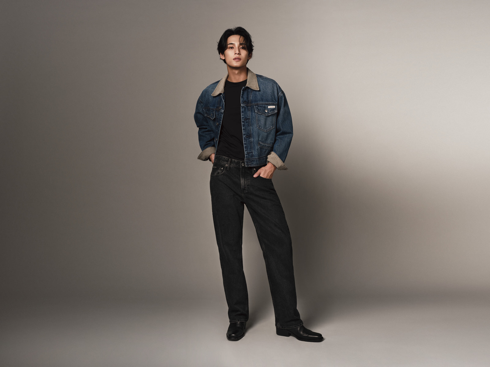 SP25_MINGYU_CKJ_90S_BLKFG_2_600GRACoL_4500x3375.jpg