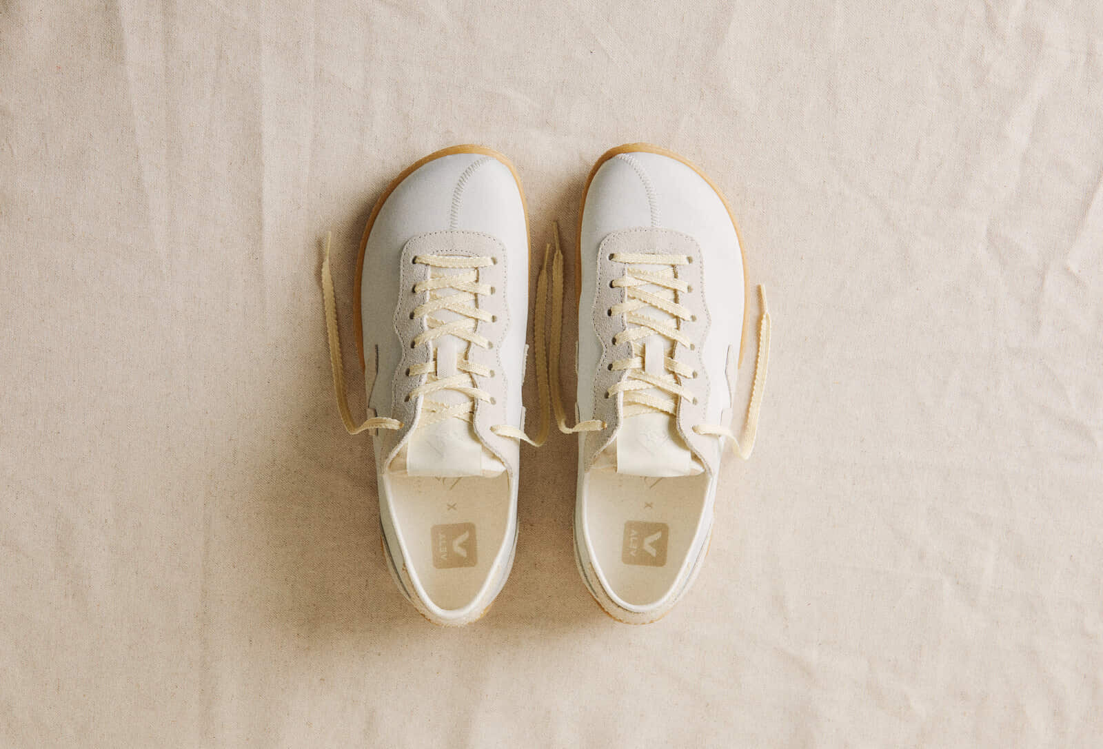 VEJA_SS26_BASERANGE_STILL_LIFE_5 (1).jpg