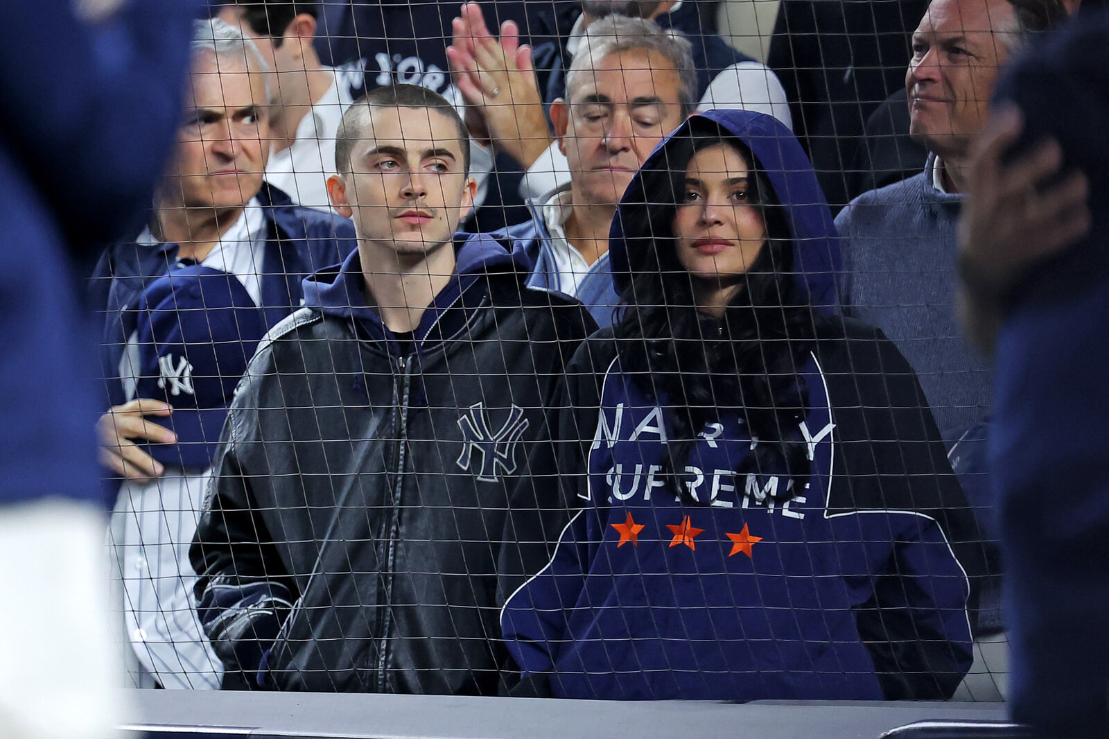 セレブもこぞって着用、争奪戦必至！ ティモシー・シャラメ主演の映画『マーティ・シュプリーム 世界をつかめ』のジャケットをチェック。