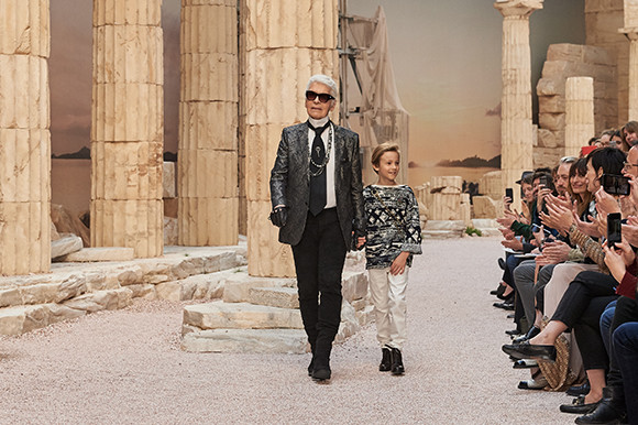 chanel02_2017-18-Cruise-collection---Finale-pictures-by-Olivier-Saillant-(2).jpg