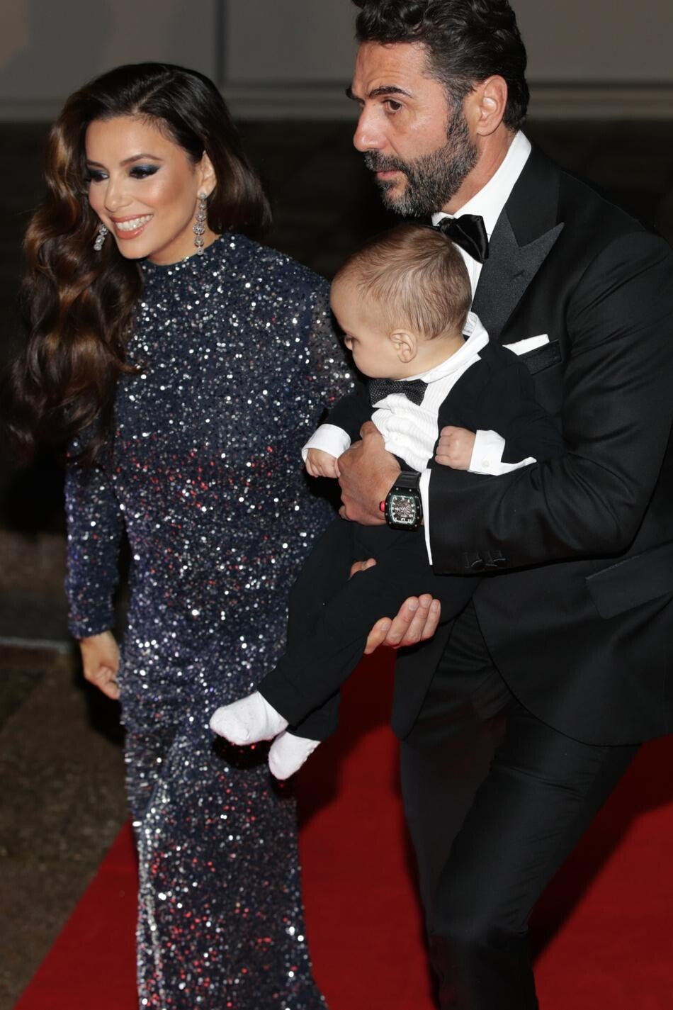 eva-longoria-et-son-fils-en-costume-photo-5.jpg