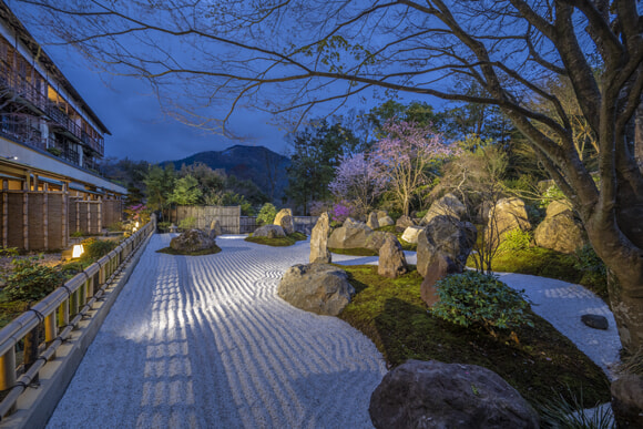 受付終了】箱根を代表する高級老舗旅館、強羅花壇の宿泊券を1組2名様に