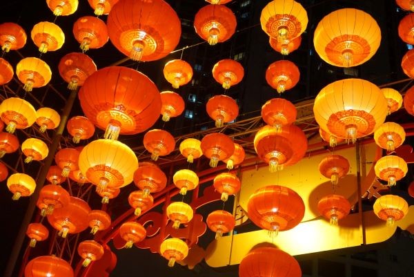 満月と月餅を愛で 舞う火龍に見とれる香港の中秋節 世界は愉快 Madamefigaro Jp フィガロジャポン