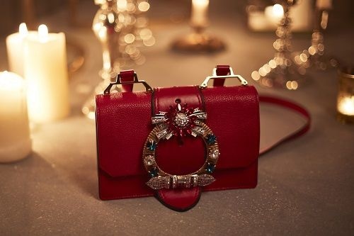 ミュウミュウ、ホリデーフィルムに豪華キャストが登場。｜Fashion