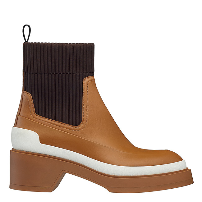 https://madamefigaro.jp/upload-files/select-shoes-hermes-2019aw-bottine-en-veau-et-toile-technique-cotelee-objets-ah19-hermes-studio-des-fleurs-4.jpg