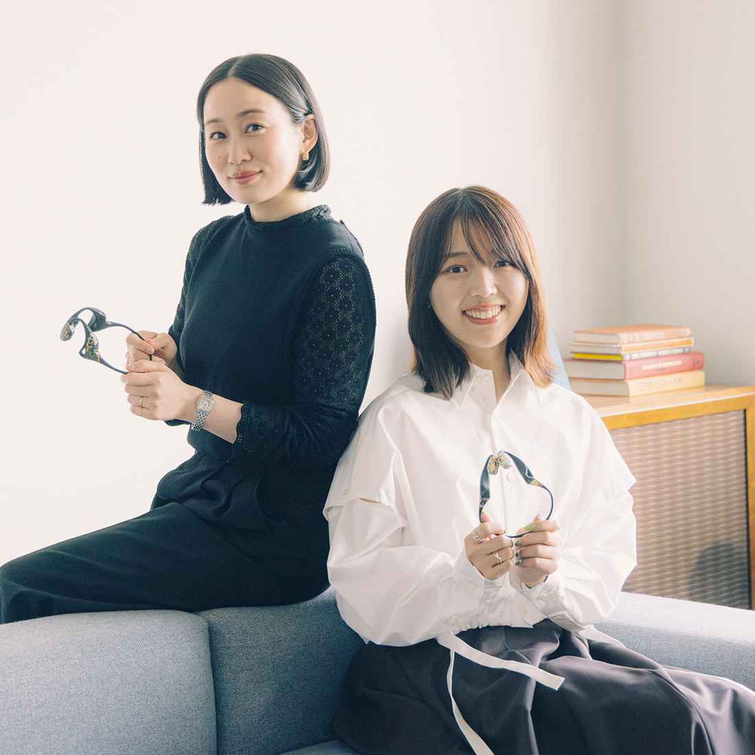 アートと音とともに、日々を重ねる、平野紗季子と三宅香帆が語る「自分らしい色」。