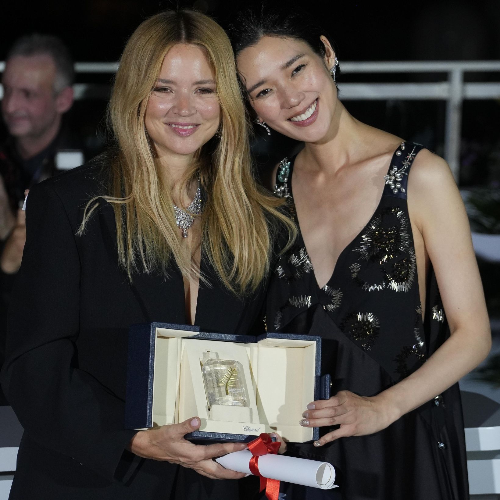 岡本多緒、ヴィルジニー・エフィラ、映画『急に具合が悪くなる』で最優秀女優賞を受賞！【カンヌ国際映画祭2026】