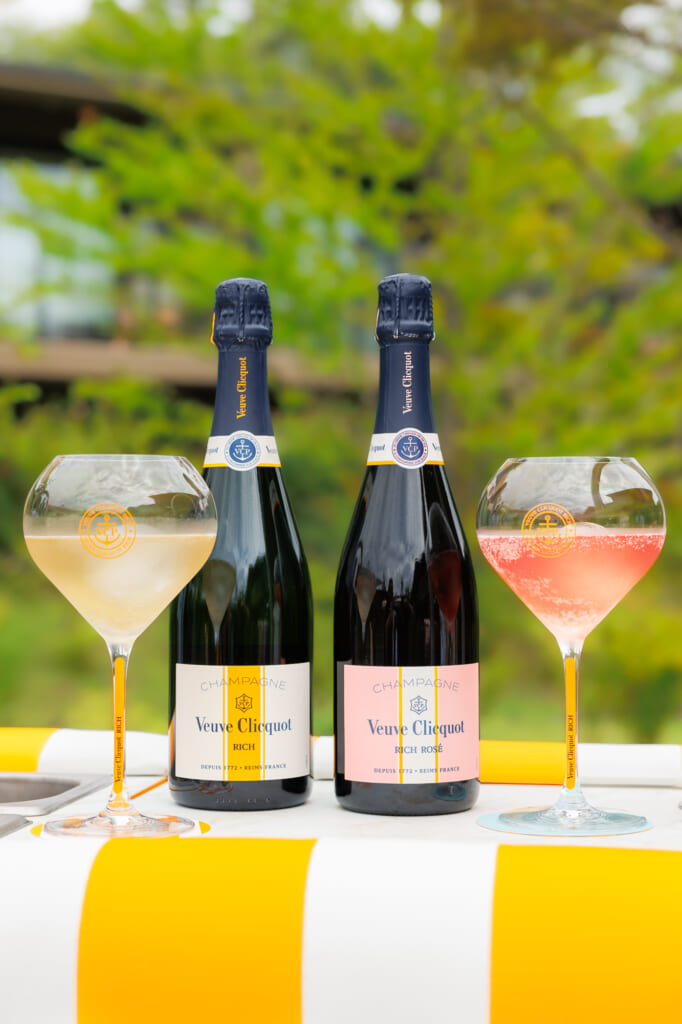 ビールの試飲もできる、蠣崎マコトの硝子展が開催。 | madameFIGARO.jp