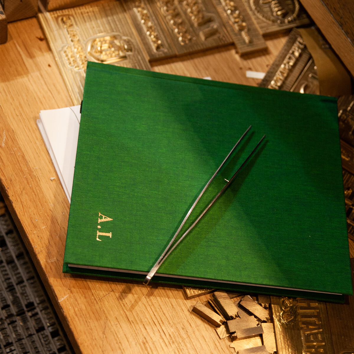 刻印して自分へのお土産に！ スウェーデン発、ハンドメイドのステーショナリー。