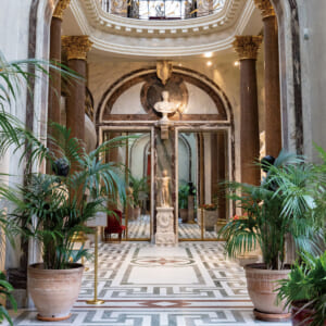 芸術愛好家夫妻が暮らした19世紀の豪奢な邸宅美術館へ。