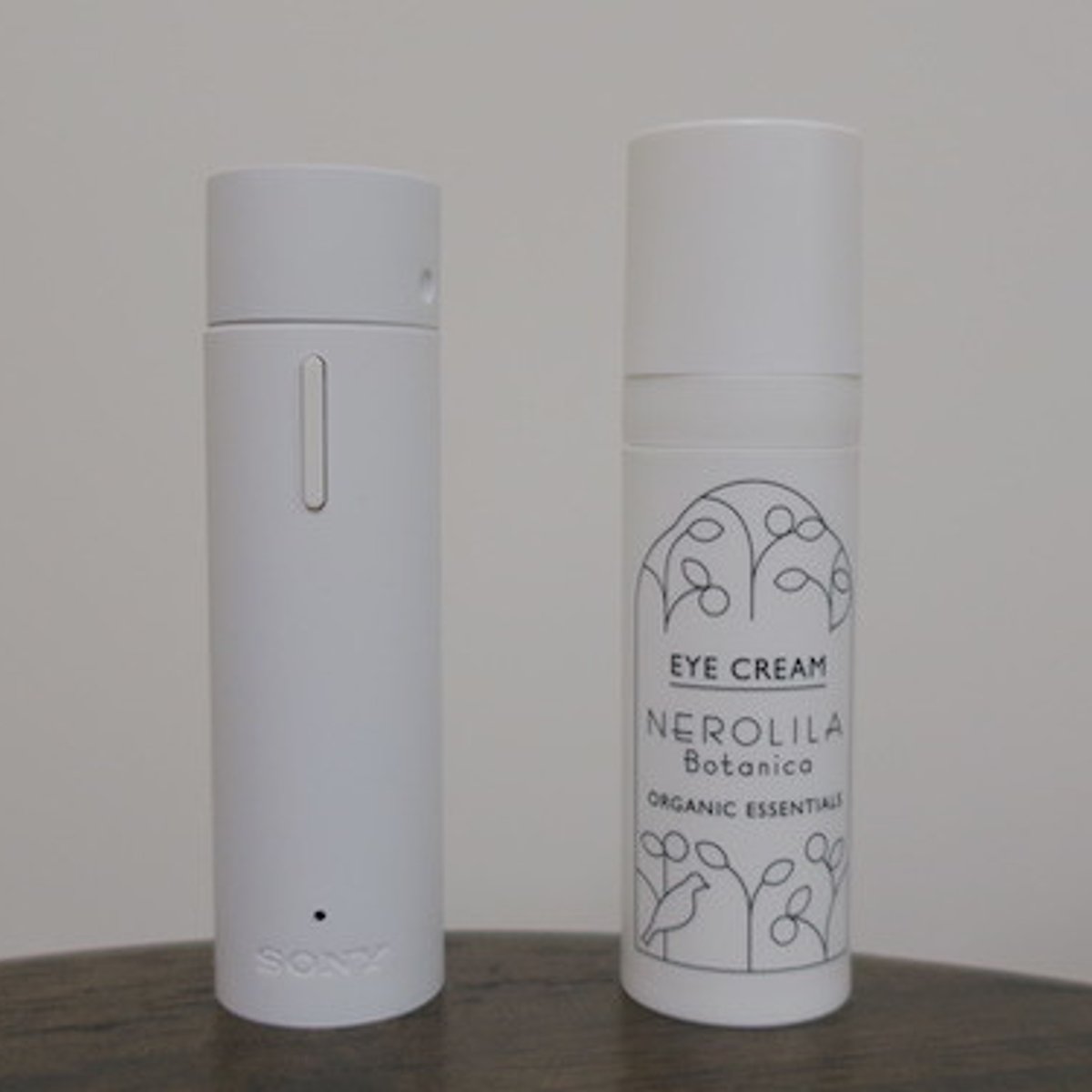 手放せない、白いスティックの正体。