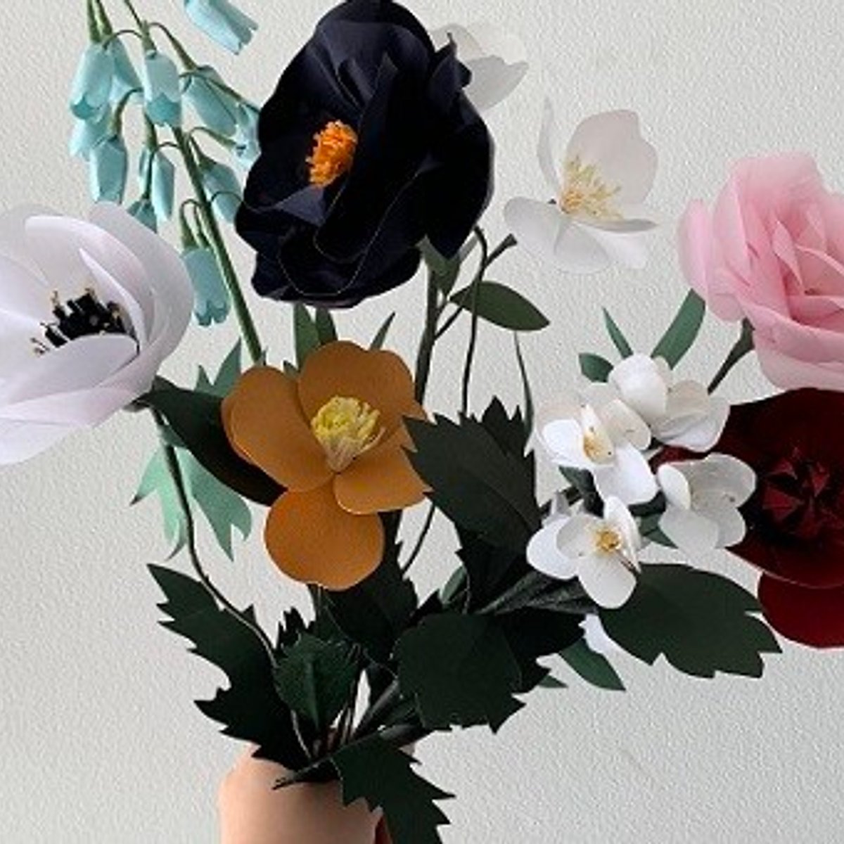 パリの花たちの変化、篠崎恵美の新たな提案。