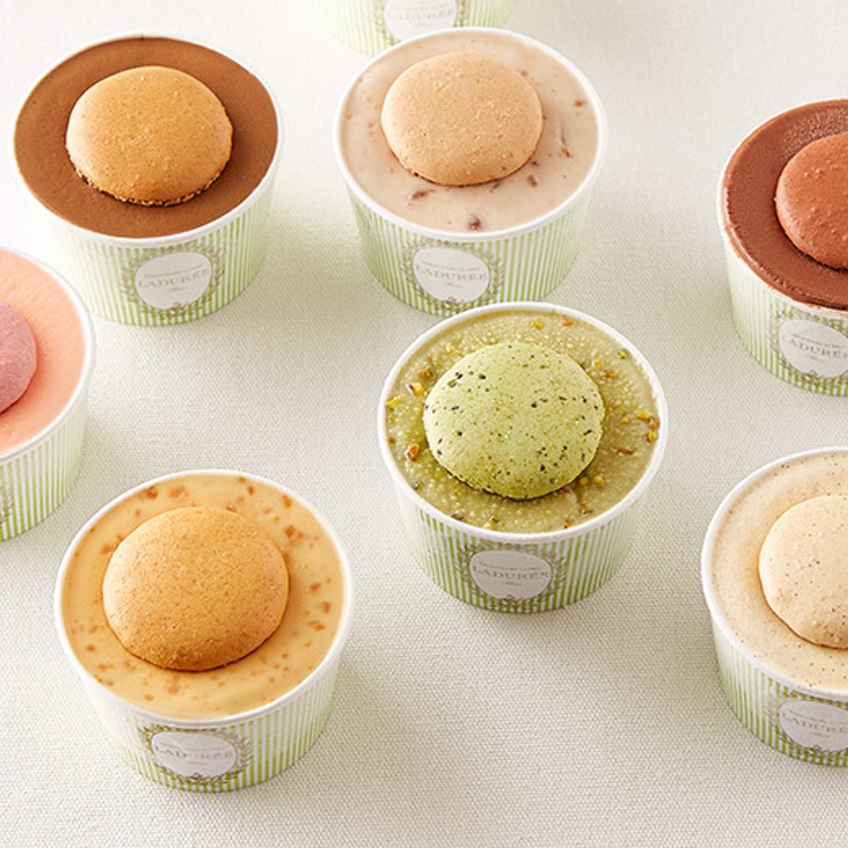 大好きなラデュレのマカロンをアイスでも！