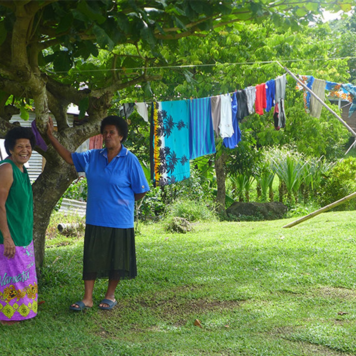 フィジーの美しい離島に、小さな村を訪ねて。
