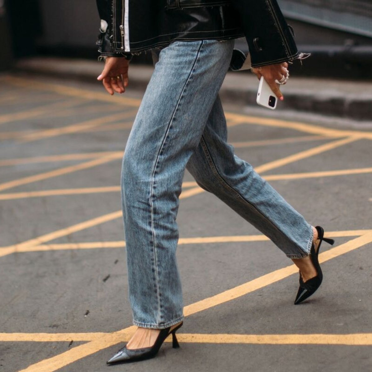 ユニクロのデニム、どう穿くのが正解？ヨーロッパ流おしゃれスタイルをお手本に。